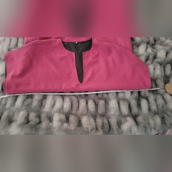 Additional item - Betabrand Reversable Travel Tunic in pink/ grey - Picture 5 of 7